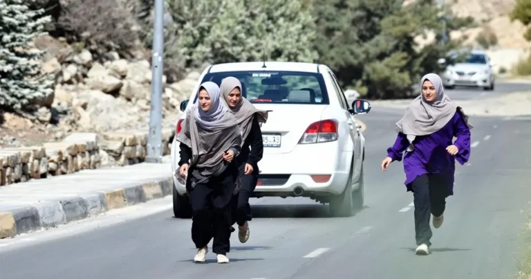 در میان ترس و امید
