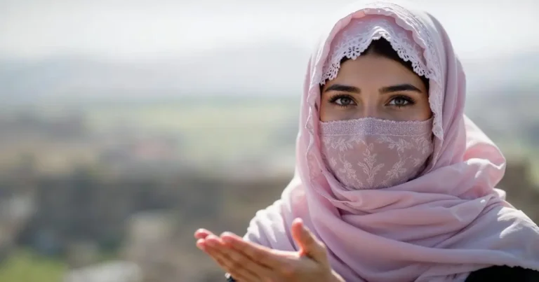 زن؛ آیینه‌ی زندگی و امید
