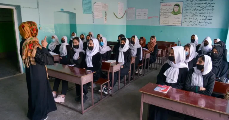 «معلم، من دیگر به مکتب نمی‌آیم»