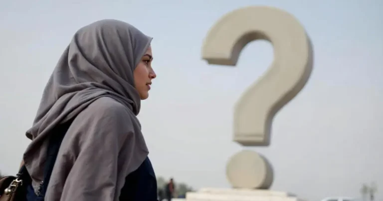 گنگی سرنوشت و پرسش‌های ناپایدار