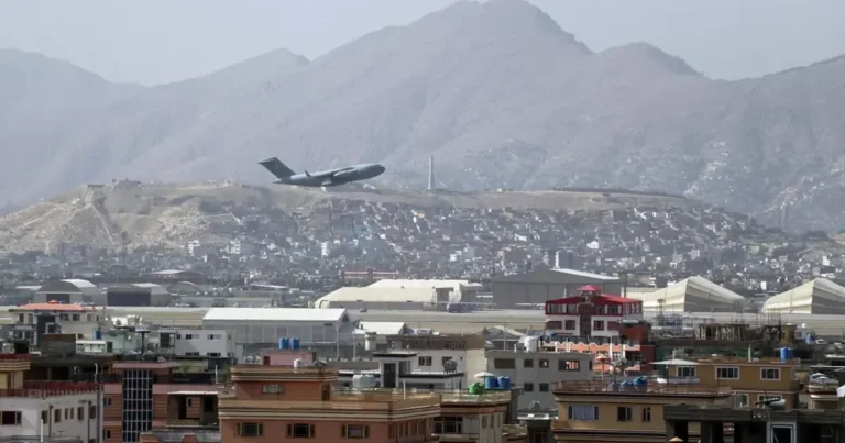 و هم‌چنان سقوط؛ روایتی از درد بی‌پایان مردم افغانستان