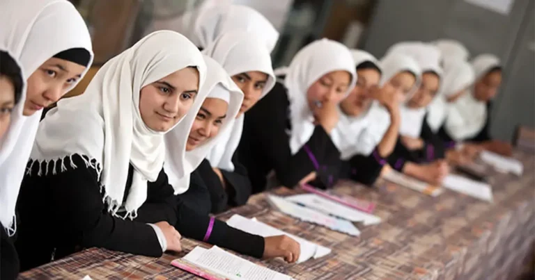 15 آگیست، روزی که جهان همه‌ی درها را به رویم بست
